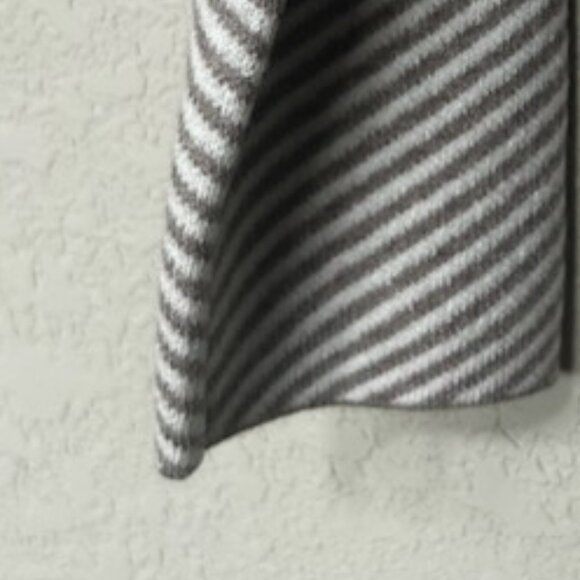 NWT Cynthia Rowley Fitted Mock Turtleneck Striped Sweater - Picture 9 of 9